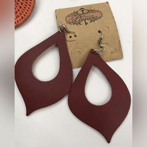 Plunder Burgundy Teardrop Earrings Statement Jewelry

Comes with Plunder Box